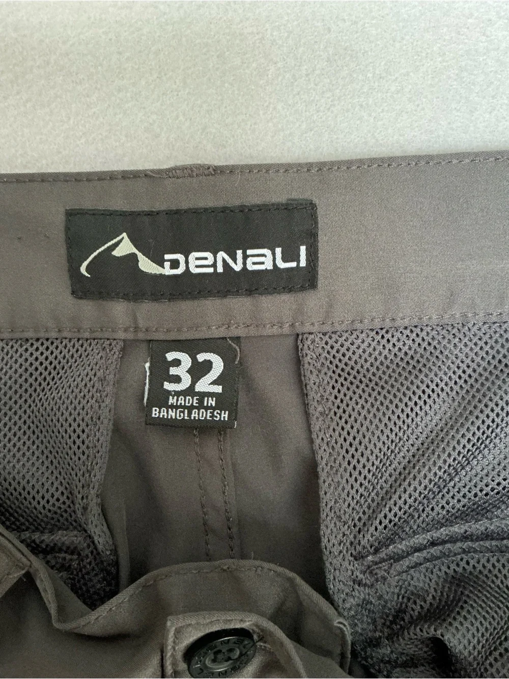 Denali Mens Gray Stretch Cargo Shorts 32 Flex Waist Performance Hiking Outdoor